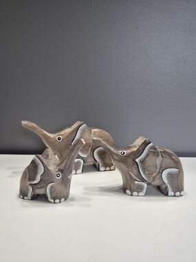 Handcarved Wooden Elephant Figurines Set - Natural Brown & White
